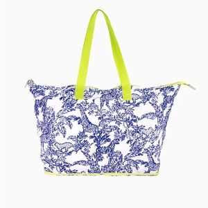 Lilly Pulitzer Weekender Bag Getaway Packable Tote - Resort White Safari Party
